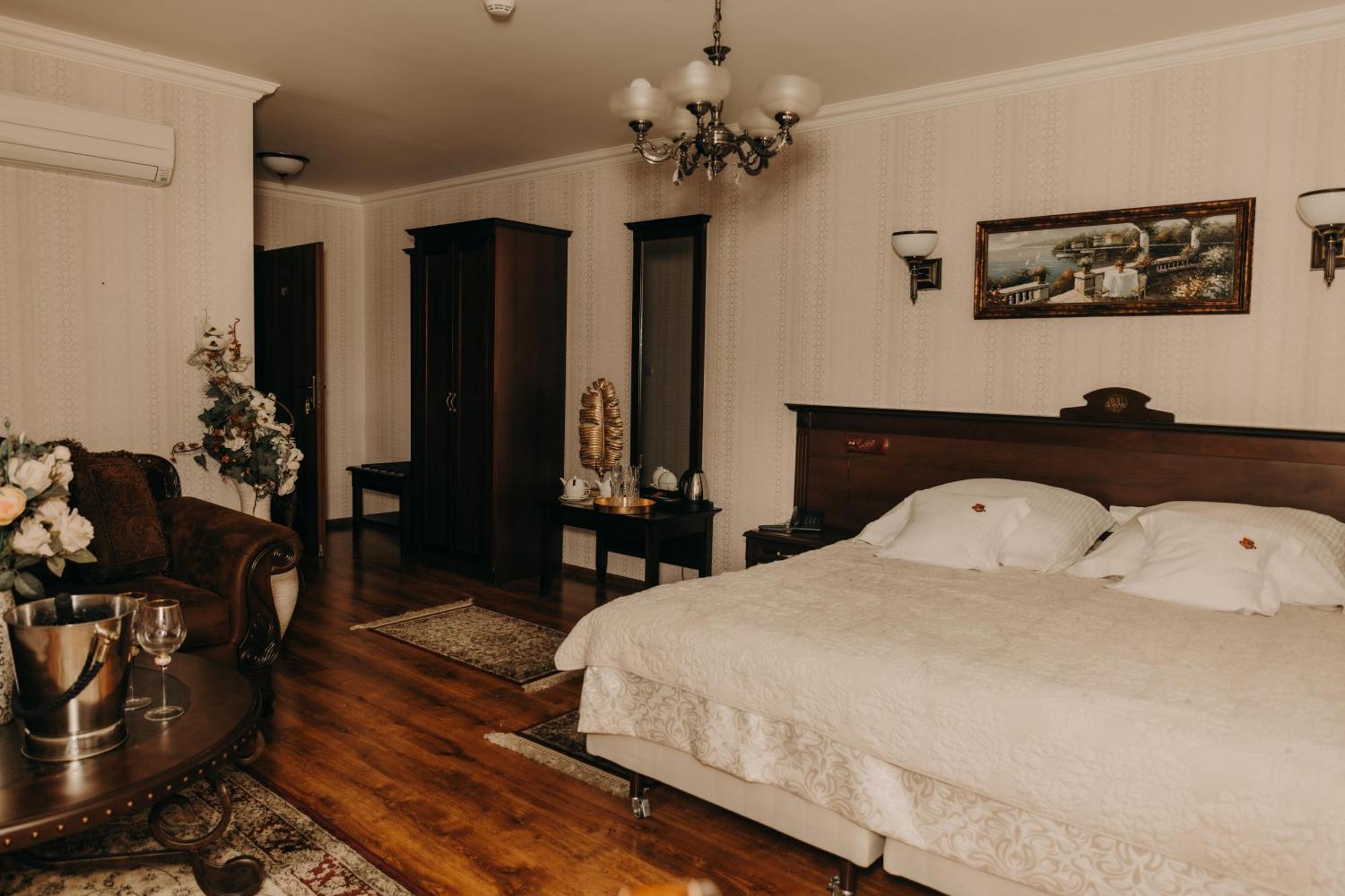 Olawian Hotel أوافا المظهر الخارجي الصورة